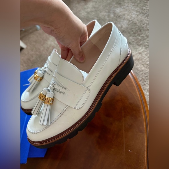 Taylor Swift lover/ Stuart Weitzman 'Manila Loafer in White - Picture 8 of 11